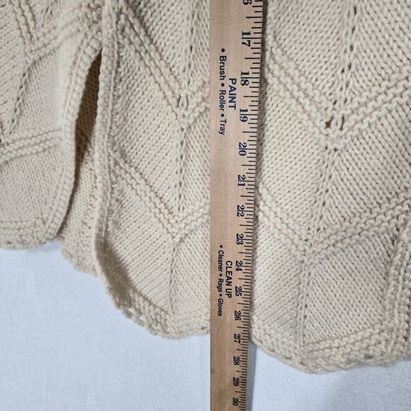 VTG Hand Knitted Cape Poncho Beige Button Front Grandmacore Boho Handmade - Picture 13 of 15